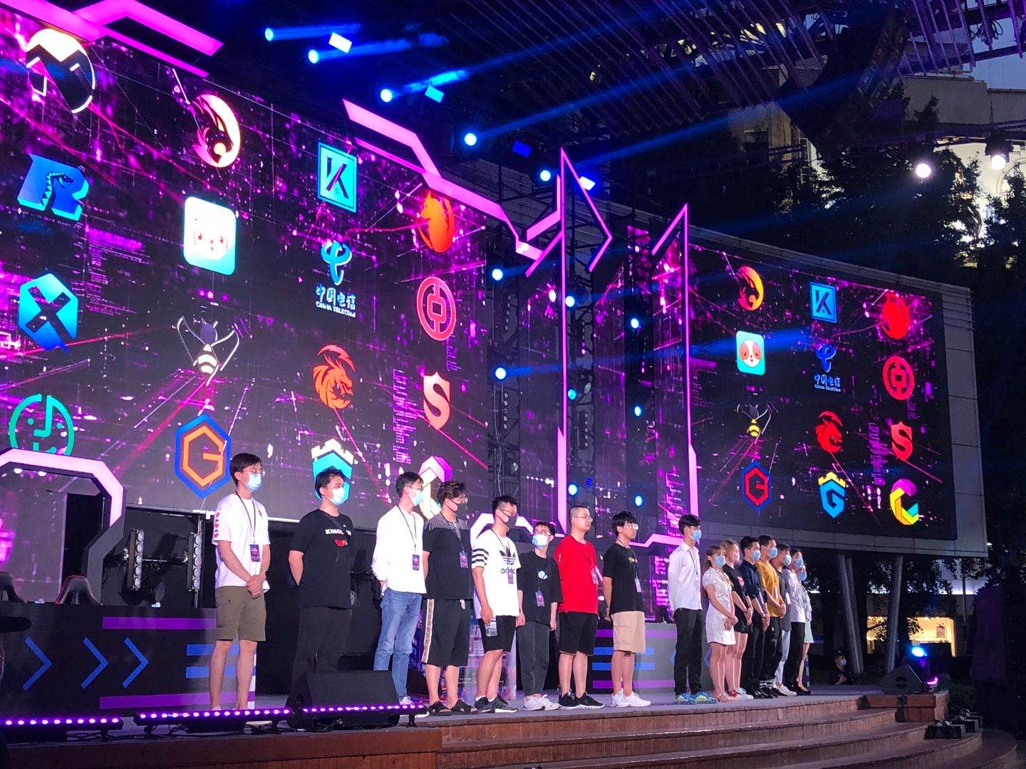 冠历史中的 冠历史中的