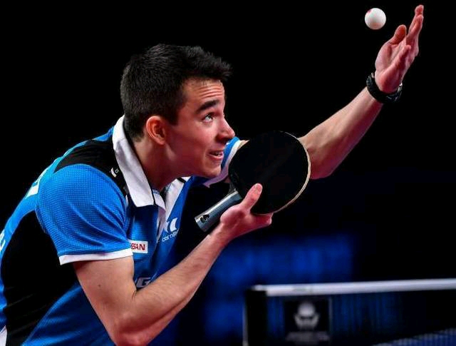 以双线叙事 以双线叙事