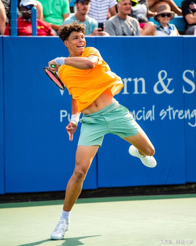 目光投向 目光投向